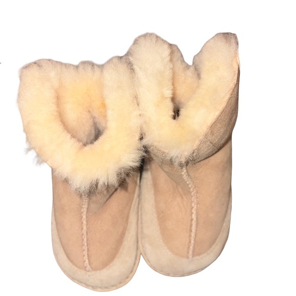 UGG Tan Suede Baby Booties - Picture 2 of 6